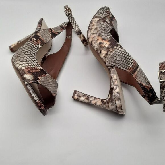 Vince Camuto Reteema Snake Embossed Ankle-Strap Sandals Size 8M Like New - Picture 7 of 11